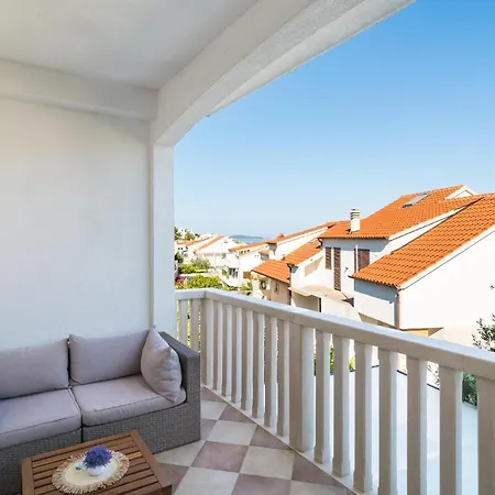 1 Bedroom In Hvar شقة هفار